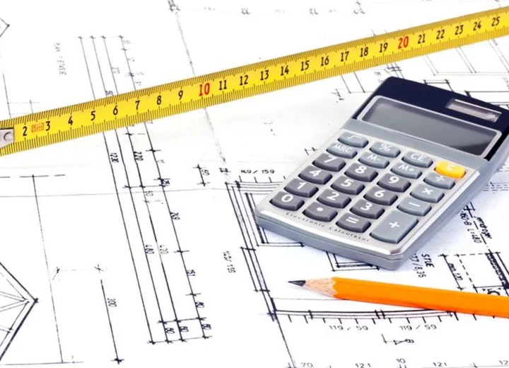 Salario de un ingeniero civil recién graduado vs. con 10 años de experiencia
